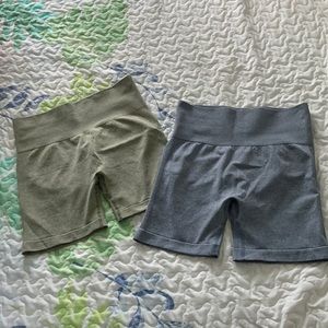 Green and blue scrunch butt biker shorts
